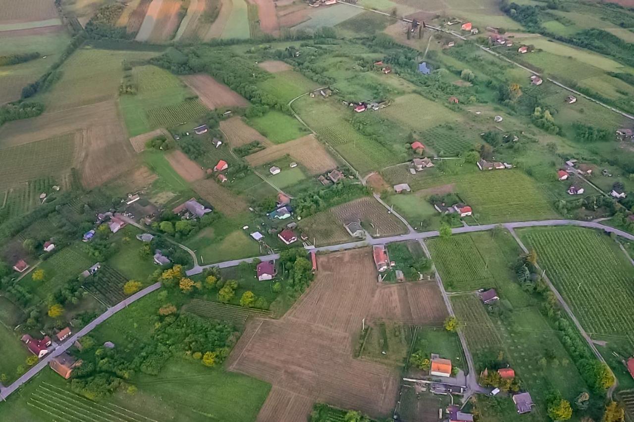 Village Wine House Mandicevac Dış mekan fotoğraf
