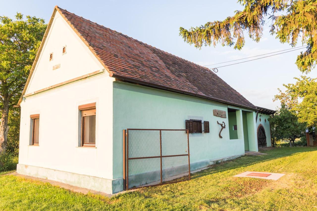 Village Wine House Mandicevac Dış mekan fotoğraf